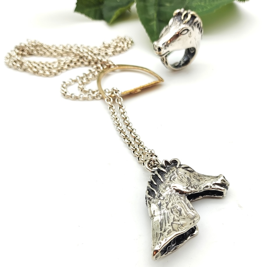 Collana Horse